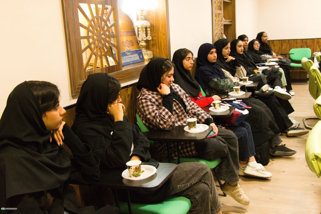 نشست تخصصی «برعکس» کانون کرمان برگزار شد