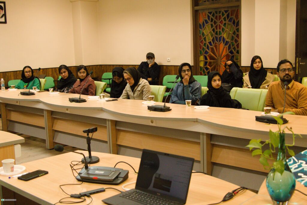 نشست تخصصی «برعکس» کانون کرمان برگزار شد