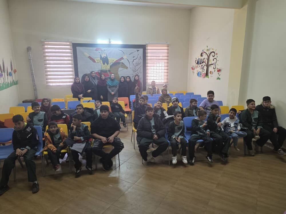 ویژهبرنامه بزرگداشت روز معلولان در کانون پرورش فکری کودکان و نوجوانان دماوند برگزار شد