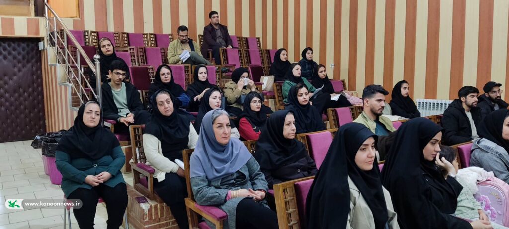 کارگاه قصهگویی کانون پرورش فکری کودکان و نوجوانان استان کردستان با حضور دکتر قطبالدین صادقی