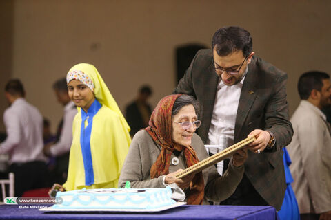 رونمایی از نشان ۶۰ سالگی کانون پرورش فکری