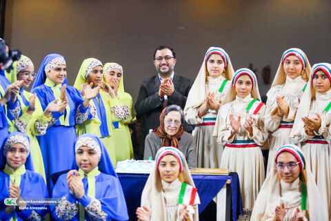 رونمایی از نشان ۶۰ سالگی کانون پرورش فکری