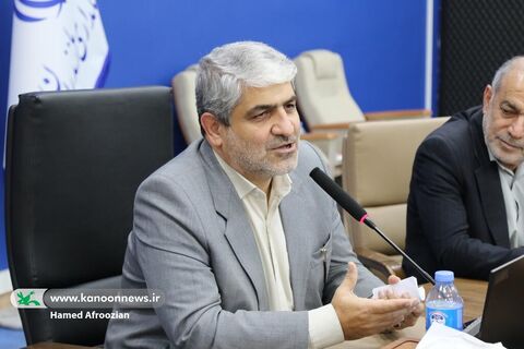 نشست صمیمانه نوجوانان فعال کانون مازندران با دکتر یونسی استاندار مازندران