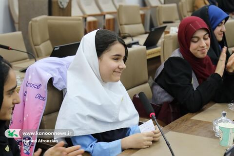 نشست صمیمانه نوجوانان فعال کانون مازندران با دکتر یونسی استاندار مازندران