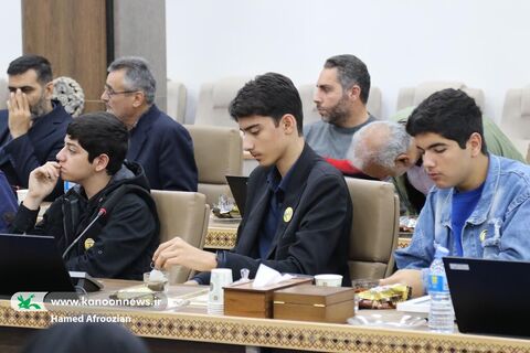 نشست صمیمانه نوجوانان فعال کانون مازندران با دکتر یونسی استاندار مازندران