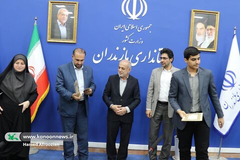 نشست صمیمانه نوجوانان فعال کانون مازندران با دکتر یونسی استاندار مازندران