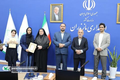 نشست صمیمانه نوجوانان فعال کانون مازندران با دکتر یونسی استاندار مازندران