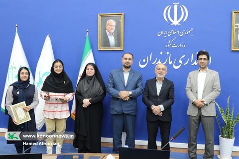 نشست صمیمانه نوجوانان فعال کانون مازندران با دکتر یونسی استاندار مازندران