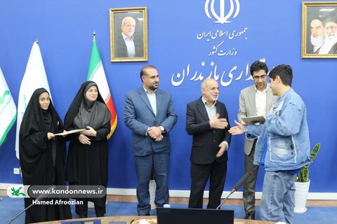 نشست صمیمانه نوجوانان فعال کانون مازندران با دکتر یونسی استاندار مازندران