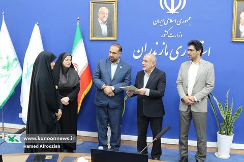 نشست صمیمانه نوجوانان فعال کانون مازندران با دکتر یونسی استاندار مازندران