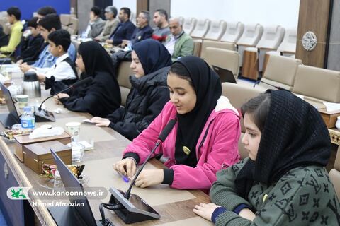 نشست صمیمانه نوجوانان فعال کانون مازندران با دکتر یونسی استاندار مازندران