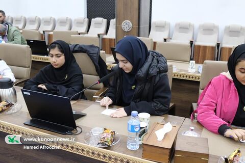 نشست صمیمانه نوجوانان فعال کانون مازندران با دکتر یونسی استاندار مازندران