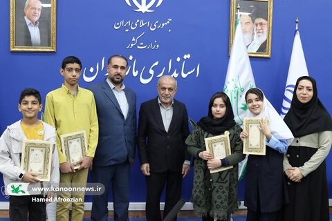 نشست صمیمانه نوجوانان فعال کانون مازندران با دکتر یونسی استاندار مازندران