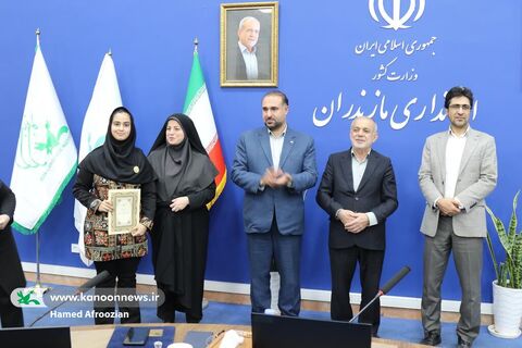 نشست صمیمانه نوجوانان فعال کانون مازندران با دکتر یونسی استاندار مازندران