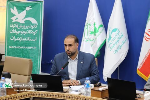 نشست صمیمانه نوجوانان فعال کانون مازندران با دکتر یونسی استاندار مازندران