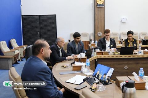 نشست صمیمانه نوجوانان فعال کانون مازندران با دکتر یونسی استاندار مازندران