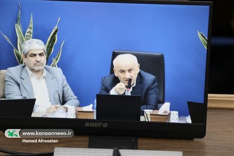 نشست صمیمانه نوجوانان فعال کانون مازندران با دکتر یونسی استاندار مازندران