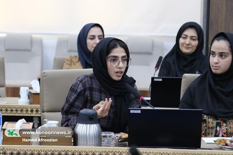 نشست صمیمانه نوجوانان فعال کانون مازندران با دکتر یونسی استاندار مازندران