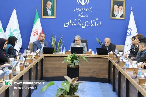 نشست صمیمانه نوجوانان فعال کانون مازندران با دکتر یونسی استاندار مازندران