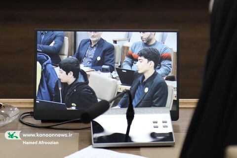 نشست صمیمانه نوجوانان فعال کانون مازندران با دکتر یونسی استاندار مازندران