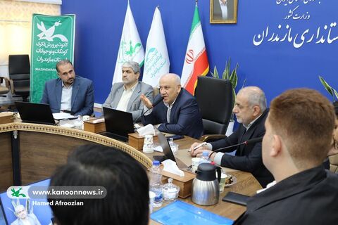 نشست صمیمانه نوجوانان فعال کانون مازندران با دکتر یونسی استاندار مازندران