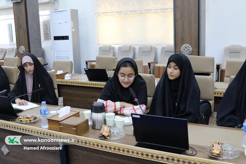 نشست صمیمانه نوجوانان فعال کانون مازندران با دکتر یونسی استاندار مازندران