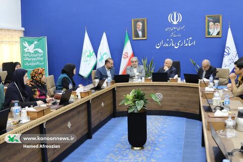 نشست صمیمانه نوجوانان فعال کانون مازندران با دکتر یونسی استاندار مازندران