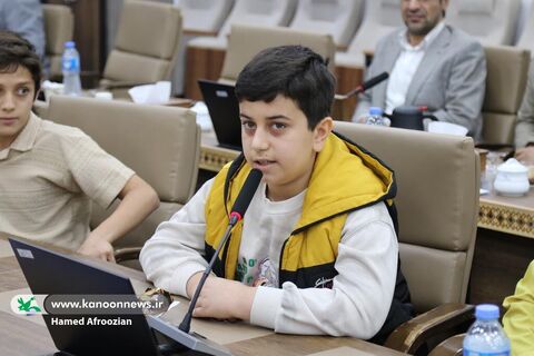 نشست صمیمانه نوجوانان فعال کانون مازندران با دکتر یونسی استاندار مازندران