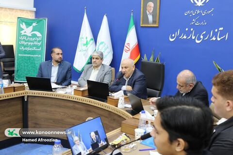 نشست صمیمانه نوجوانان فعال کانون مازندران با دکتر یونسی استاندار مازندران