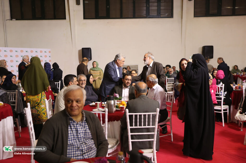 شب همدلی اهالی ادبیات کودک و نوجوان شبِ همدلی سالانه اهالی ادبیات کودک و نوجوان برگزار شد