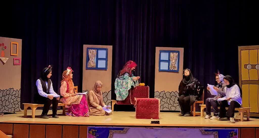 درخشش نوجوانان مرکز مجتمع کانون کرج با نمایش «مهمان جامانده» در جشنواره تئاتر شهر