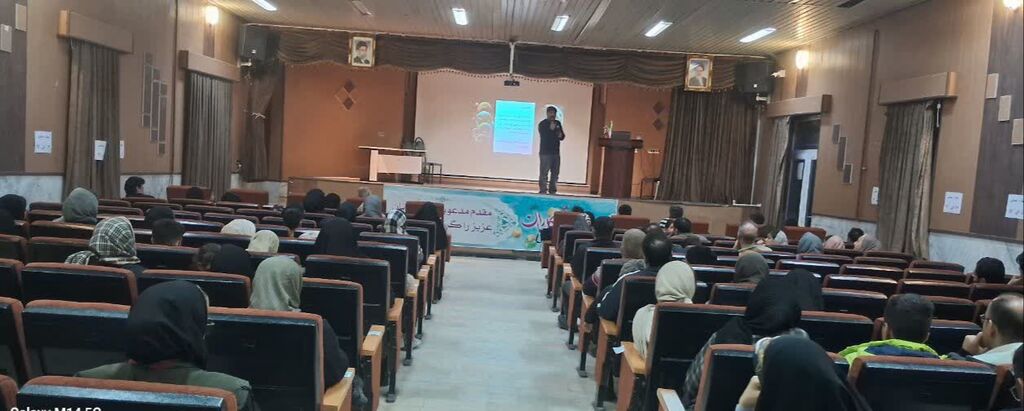 برگزاری کارگاه نجوم و رصد ماه در پژوشکده خوارزمی کنگاور