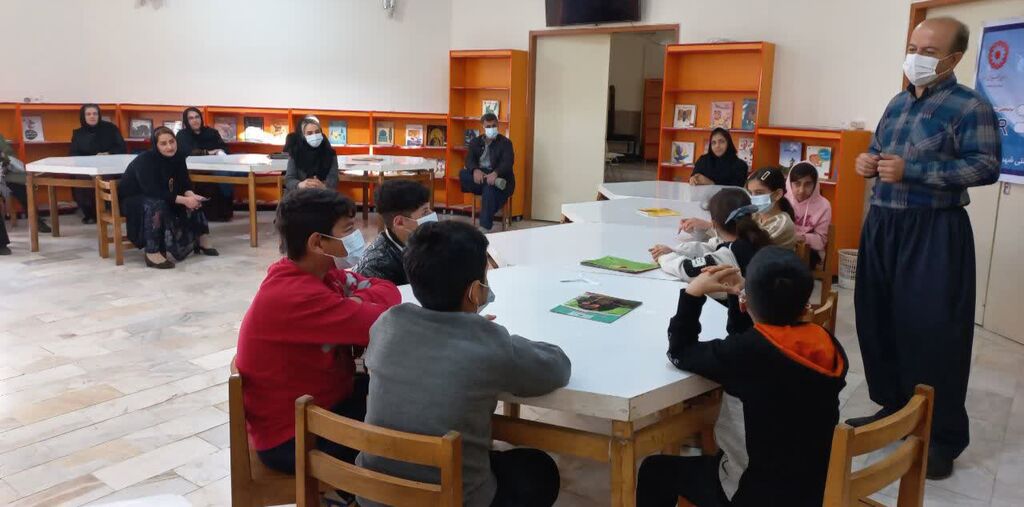 ویژهبرنامه مرکز پاوه با کودکان کمتوان و معلول جسمی حرکتی