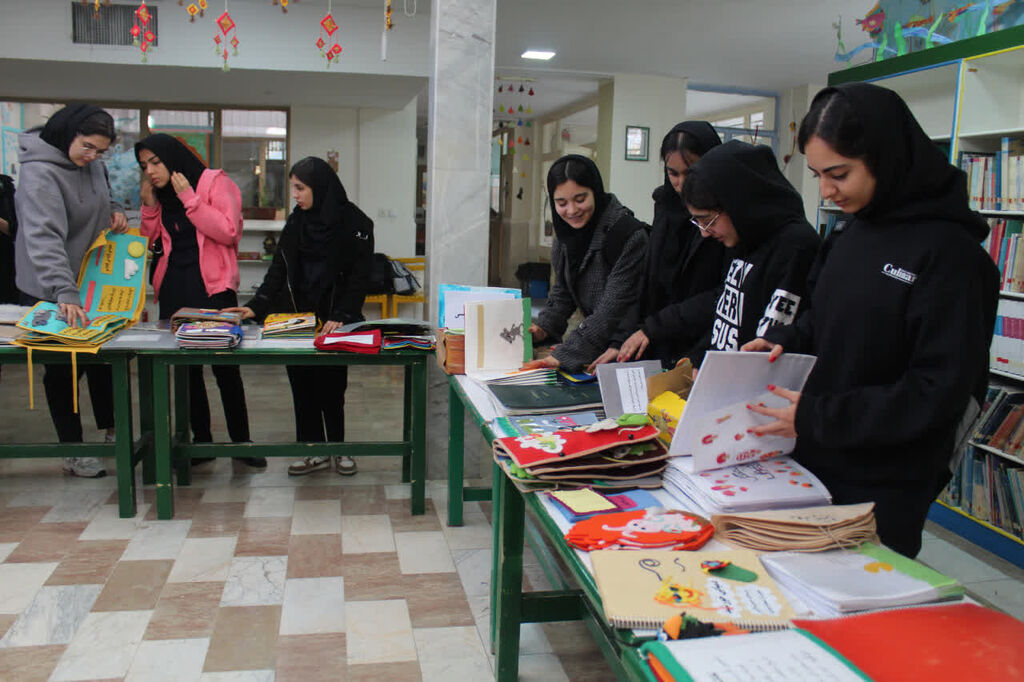 رونمایی از ۱۰۰ عنوان کتاب حسی،لمسی در شهرستان مهاباد