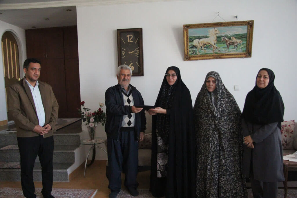 زهرا آب‌سوران:فداکاری و ایثار جانبازان  الگوی نسل‌های امروز