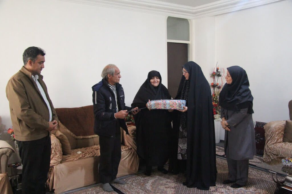 زهرا آب‌سوران:فداکاری و ایثار جانبازان  الگوی نسل‌های امروز