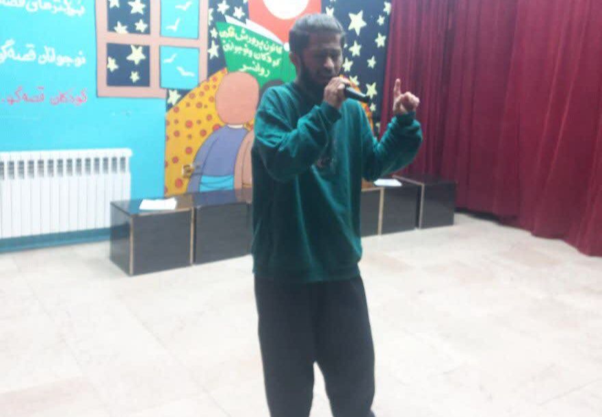 تاکید چهره فرهنگی روانسر بر نقش قصه در پنجشنبههای قصهگویی کانون