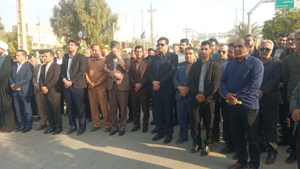 حضور اعضا و کارکنان مرکز قصرشیرین در آیین تشییع پیکر شهدای گمنام