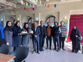 غرفه های کانون پرورش فکری در بیت تاریخی امام خمینی افتتاح شد