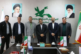 تیم مالی ما کوچک اما انجام‌دهنده کارهای بزرگ است