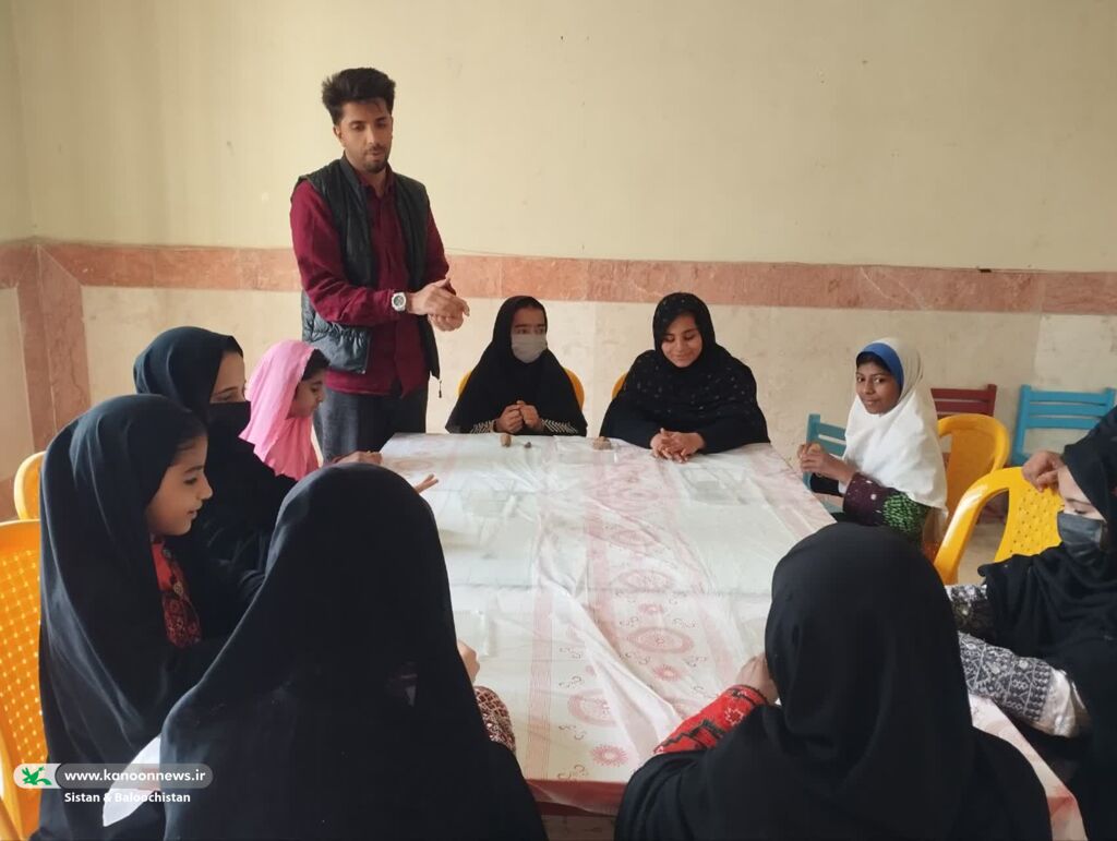 روزی شاد برای کودکان مبتلا به تالاسمی در مرکز فرهنگی هنری شماره دو خاش(سیستان و بلوچستان)