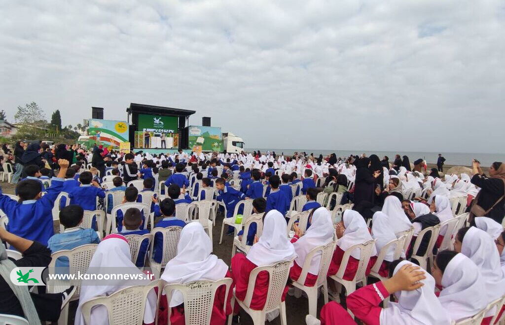 تماشاخانه سیار کانون تماشاخانه سیار به جشنواره تئاتر کودک و نوجوان رفت