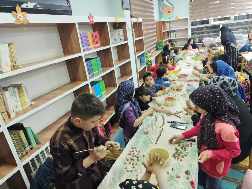 کارگاه مادر و کودک و پویش «تسبیح» در مجتمع فرهنگی‌هنری سمنان برگزار شد