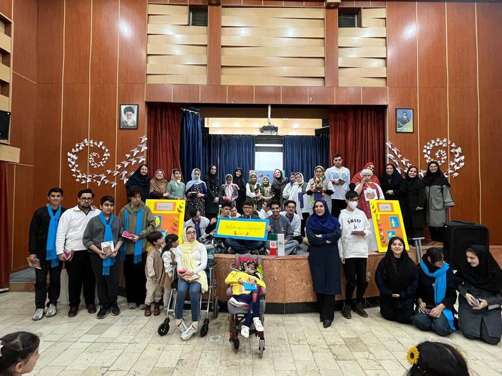 در مرکز ۴۰ «ستارهها درخشانتر از همیشه» بود