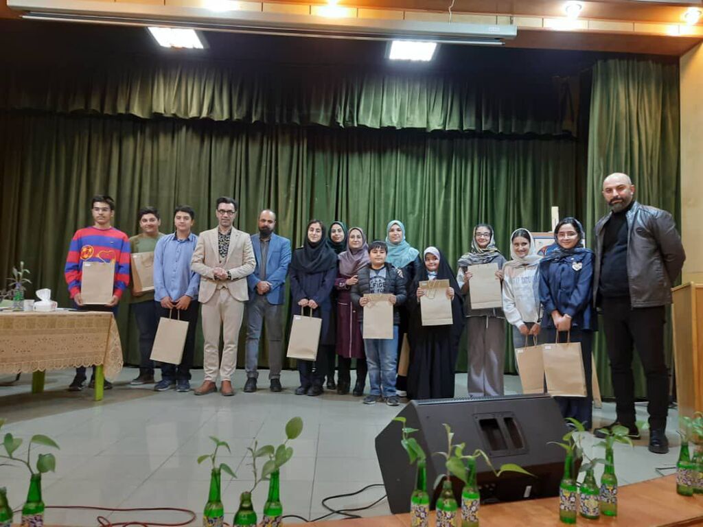 نشست مشاعره «شعر نیوش»؛ پیوندی میان حافظه، بیان و اعتمادبهنفس