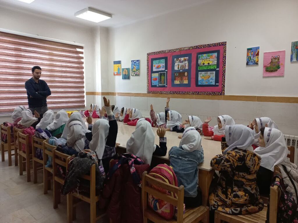 بازدید بیش از ۵۰۰ دانش‌آموز سمنانی از مجتمع فرهنگی‌هنری کانون در هفته کتاب و کتاب‌خوانی