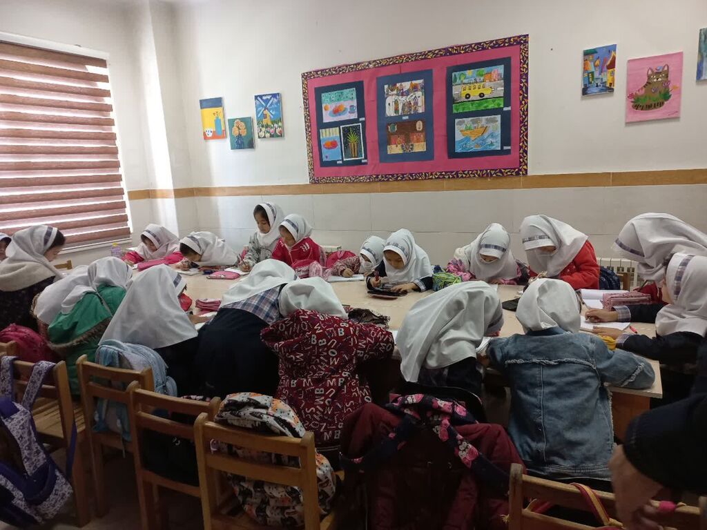 بازدید بیش از ۵۰۰ دانش‌آموز سمنانی از مجتمع فرهنگی‌هنری کانون در هفته کتاب و کتاب‌خوانی