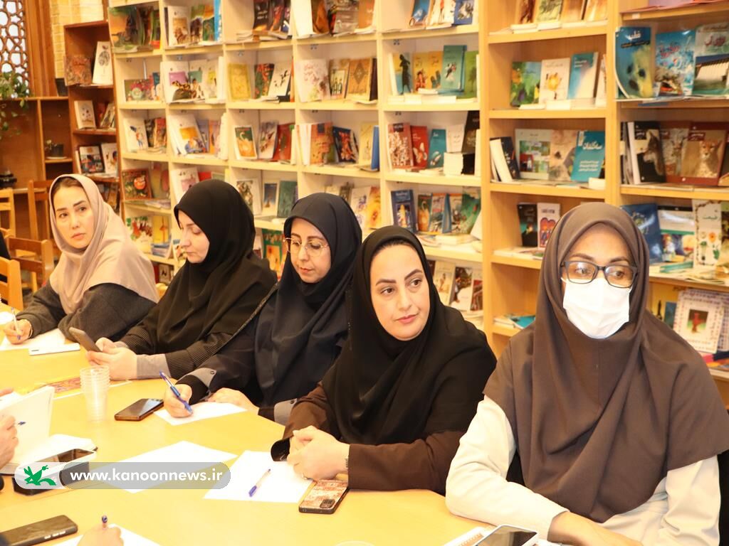 نشست فصلی مربی مسوولان کانون گلستان برگزار شد