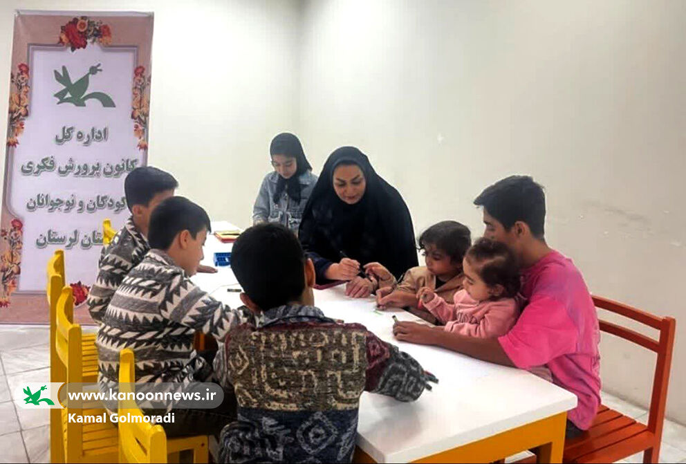 ایستگاه نقاشی کانون لرستان در رویداد «جوانی جمعیت»