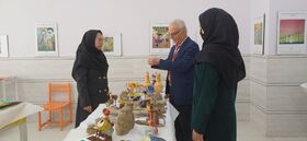 گزارش تصویری/ داوری آثار هنری دوسالانه هنرهای تجسمی در کانون همدان